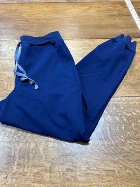 Figs Technical women’s navy sz med  Blue Drawstring Joggers